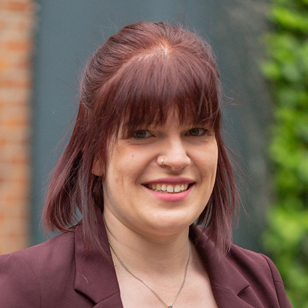 Jacqueline Lampe | Tönjes Holding AG